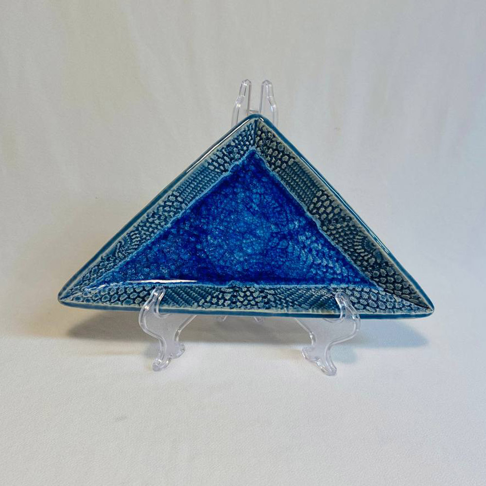 Family Serving Plates (blue-triangle)